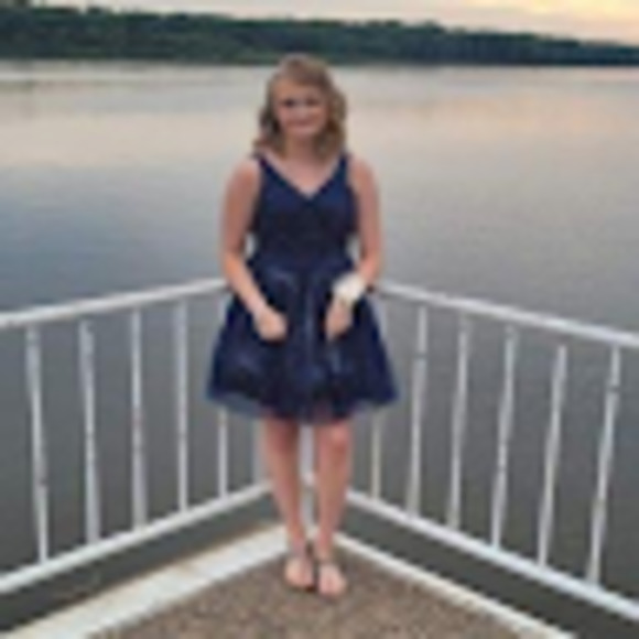 Meet your Posher, Taylor - Picture 1 of 1